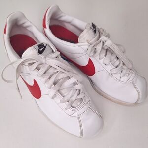 Women Nike Classic Cortez White Sneakers with Red Swoosh Size8 PreW